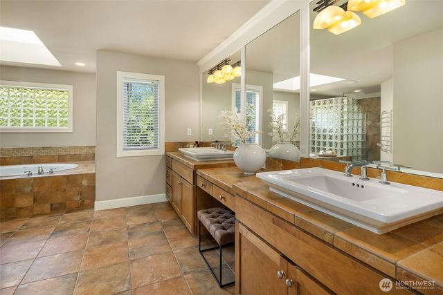 27520 SE 31st Place, Sammamish, WA 98075