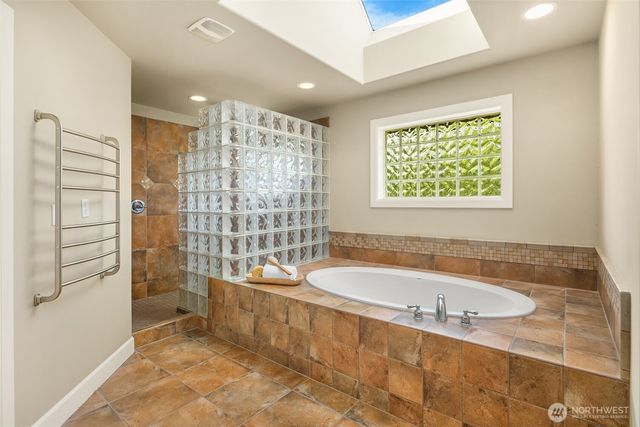 27520 SE 31st Place, Sammamish, WA 98075