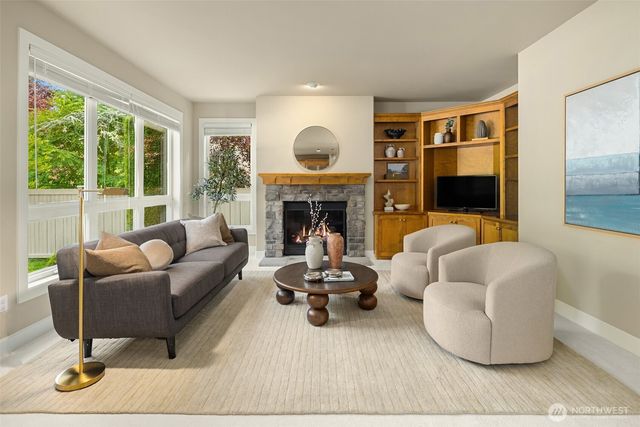 27520 SE 31st Place, Sammamish, WA 98075