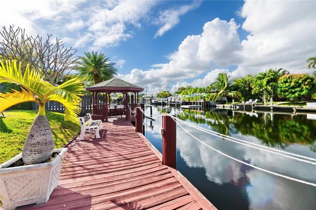 1735 NE 23rd Avenue, Fort Lauderdale, FL 33305