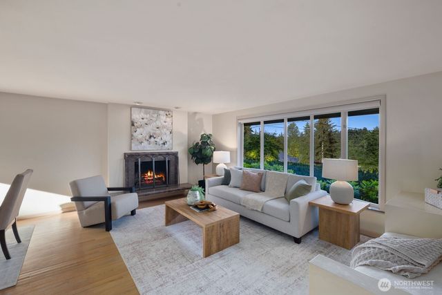 8433 221st Place SW, Edmonds, WA 98026
