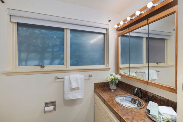 8433 221st Place SW, Edmonds, WA 98026