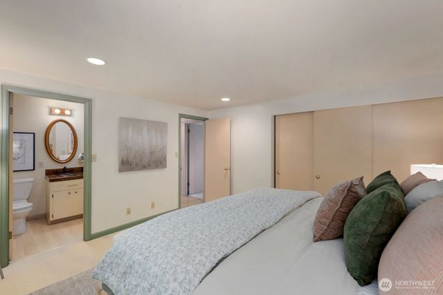 8433 221st Place SW, Edmonds, WA 98026