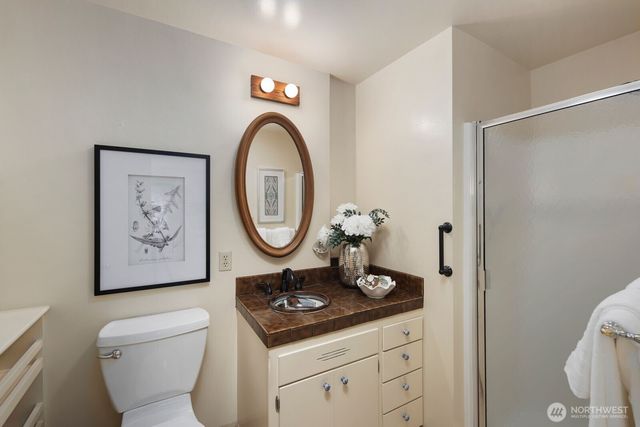 8433 221st Place SW, Edmonds, WA 98026