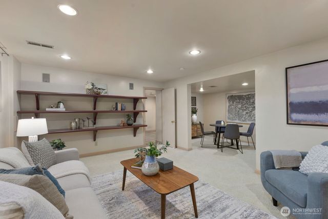 8433 221st Place SW, Edmonds, WA 98026