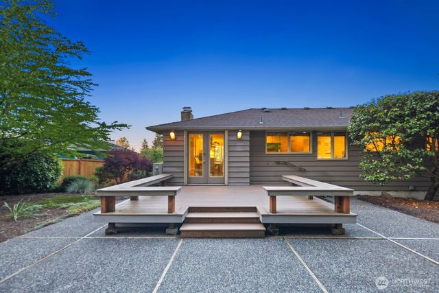 8433 221st Place SW, Edmonds, WA 98026