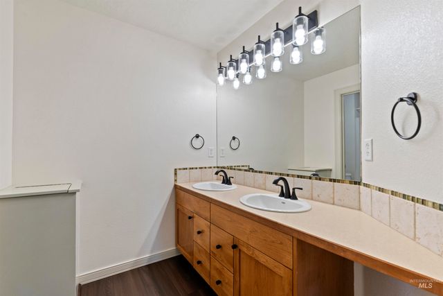 675 W Pickford St, Meridian, ID 83646