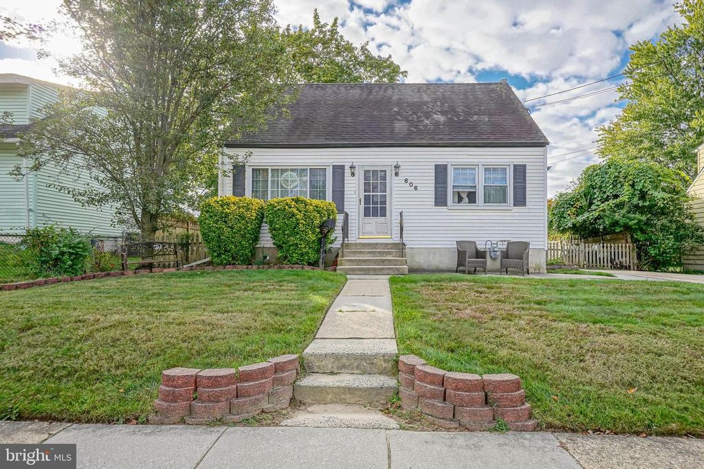 606 W LINCOLN AVE, Magnolia, NJ 08049