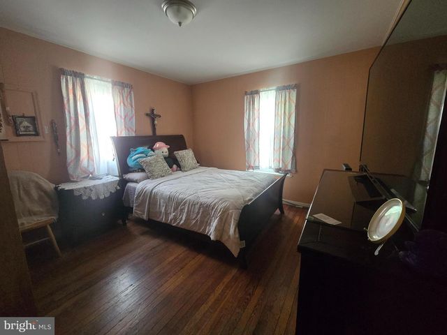 931 W MARSHALL ST, Norristown, PA 19401