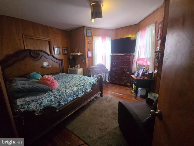 931 W MARSHALL ST, Norristown, PA 19401