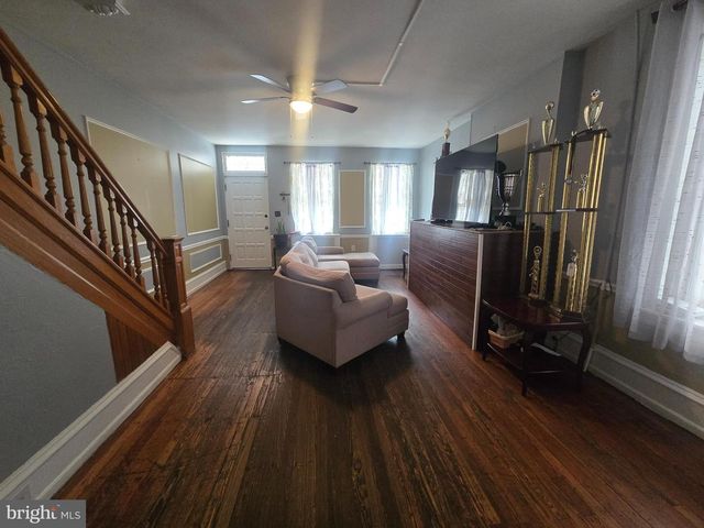 931 W MARSHALL ST, Norristown, PA 19401