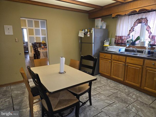 931 W MARSHALL ST, Norristown, PA 19401