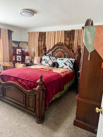 24080 Oneida Street, Oak Park, MI 48237