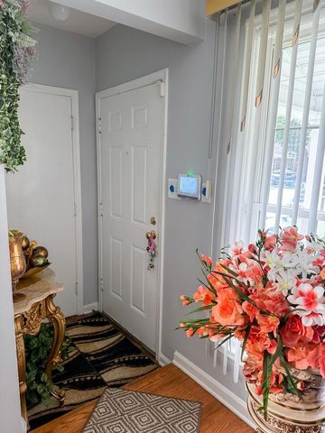 24080 Oneida Street, Oak Park, MI 48237