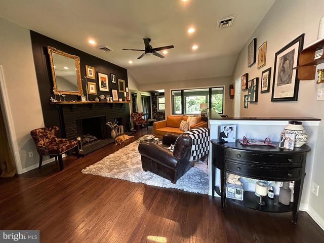 6 BROOKSIDE DR, Medford, NJ 08055