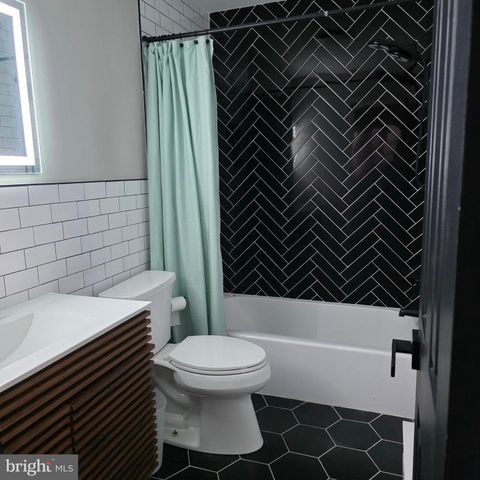 6 BROOKSIDE DR, Medford, NJ 08055