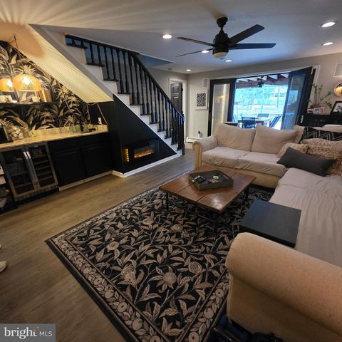 6 BROOKSIDE DR, Medford, NJ 08055