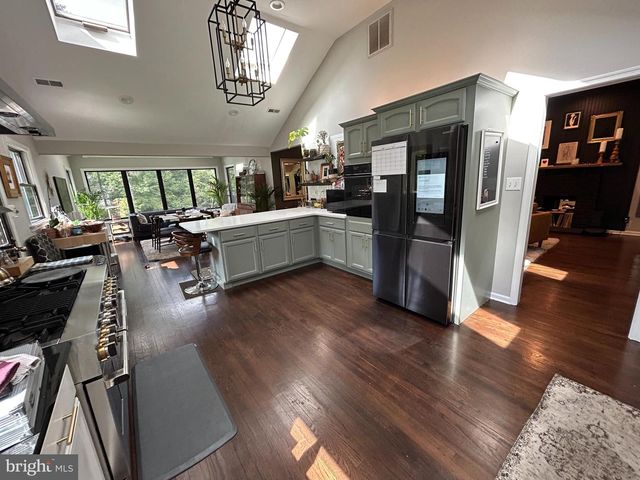 6 BROOKSIDE DR, Medford, NJ 08055