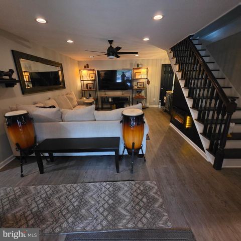 6 BROOKSIDE DR, Medford, NJ 08055