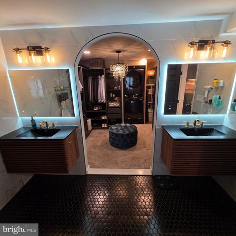 6 BROOKSIDE DR, Medford, NJ 08055