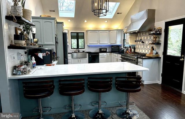 6 BROOKSIDE DR, Medford, NJ 08055