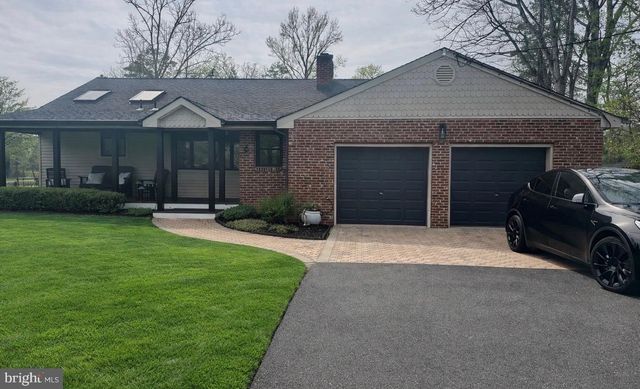 6 BROOKSIDE DR, Medford, NJ 08055