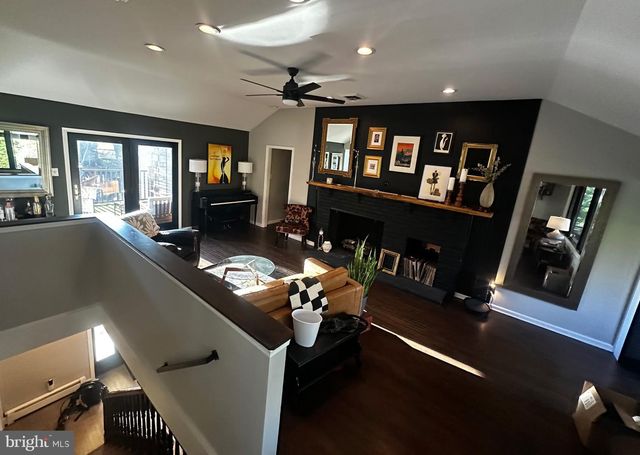 6 BROOKSIDE DR, Medford, NJ 08055