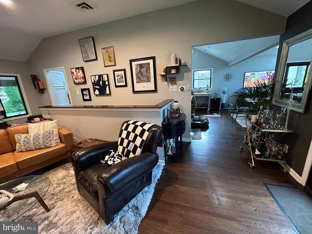 6 BROOKSIDE DR, Medford, NJ 08055