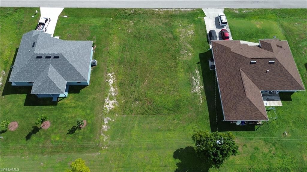 Image 11 of property listing at 2045 24th TER, Cape Coral, FL 33909