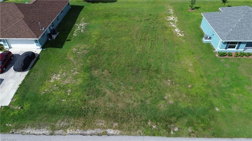 Image 4 of property listing at 2045 24th TER, Cape Coral, FL 33909
