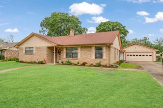 3630 W Houston Street, Paris, TX 75460
