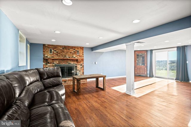 601 SHERRY DR, Sykesville, MD 21784