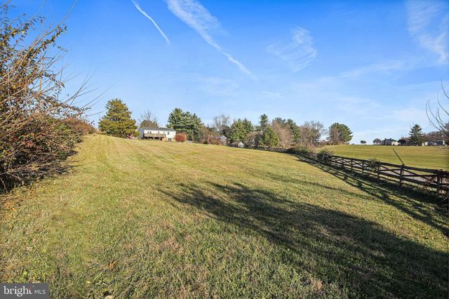 601 SHERRY DR, Sykesville, MD 21784