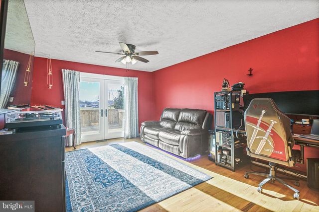 601 SHERRY DR, Sykesville, MD 21784