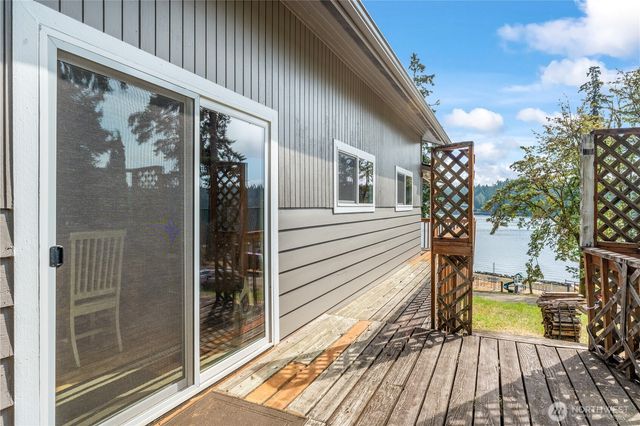 1310 E Herron Boulevard NW, Lakebay, WA 98349