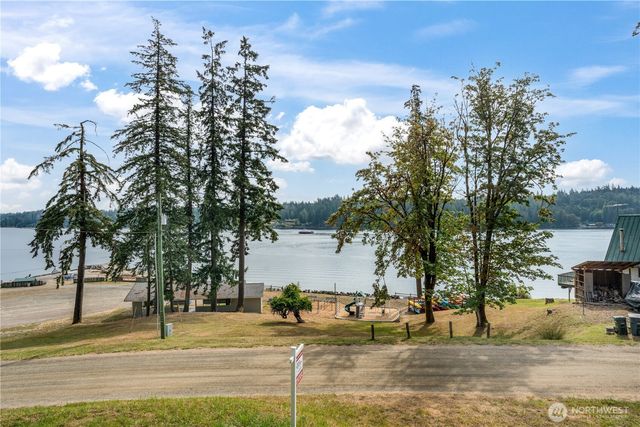 1310 E Herron Boulevard NW, Lakebay, WA 98349