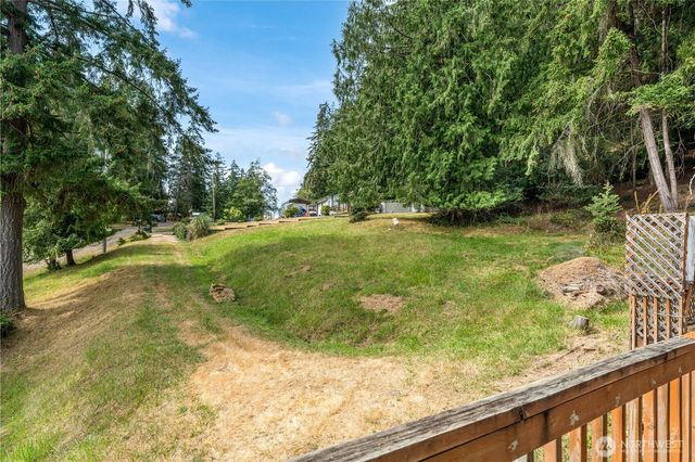 1310 E Herron Boulevard NW, Lakebay, WA 98349