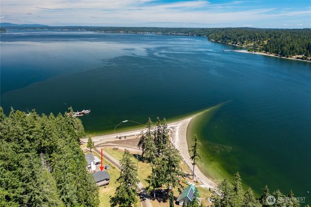 1310 E Herron Boulevard NW, Lakebay, WA 98349