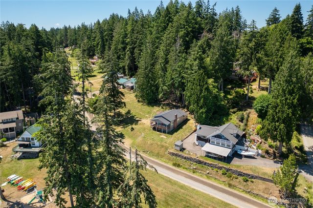 1310 E Herron Boulevard NW, Lakebay, WA 98349