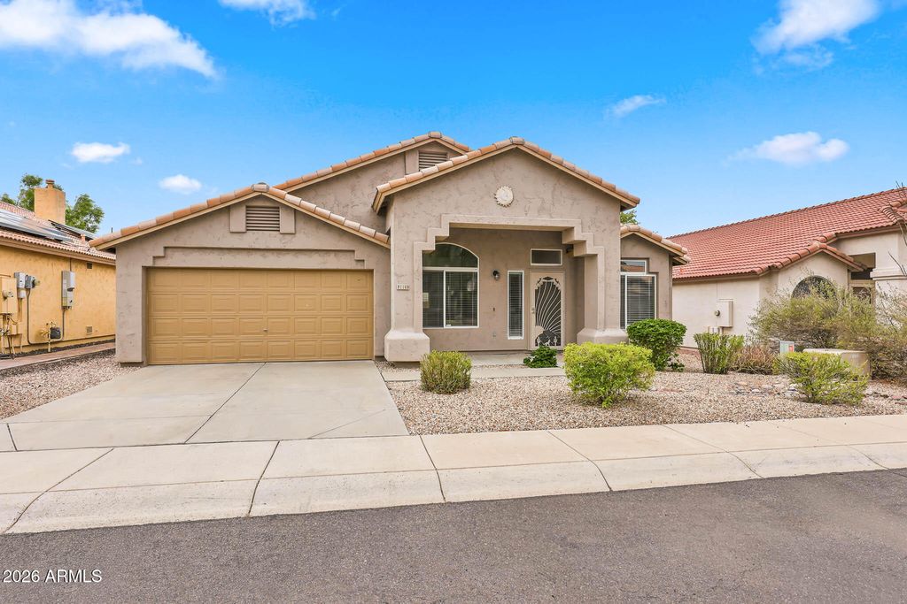 1109 E MONTOYA Lane, Phoenix, AZ 85024 — photo 2