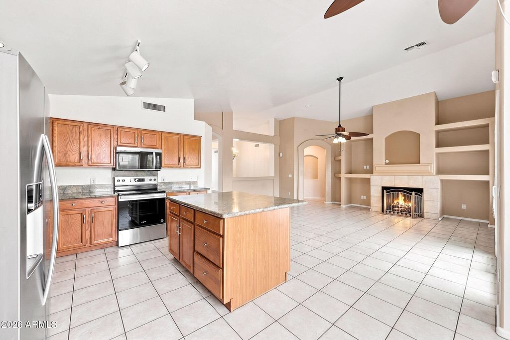 1109 E MONTOYA Lane, Phoenix, AZ 85024 — photo 4