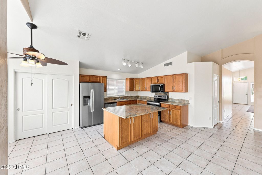 1109 E MONTOYA Lane, Phoenix, AZ 85024 — photo 5