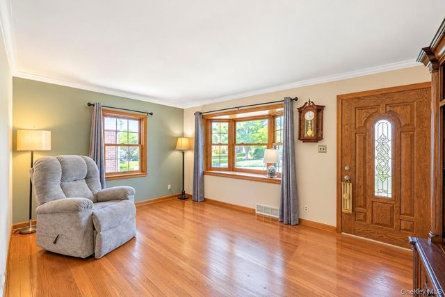 7 Edward Avenue, Hicksville, NY 11801