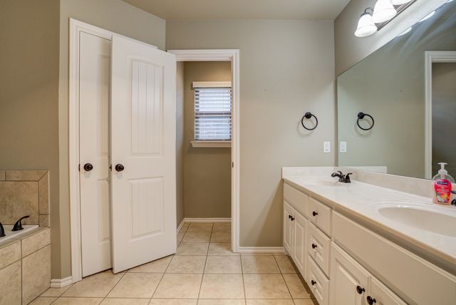 12205 Norfolk Avenue, Lubbock, TX 79424