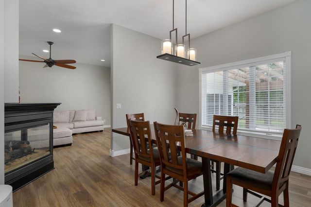 1812 W Village Lane, Springfield, MO 65807
