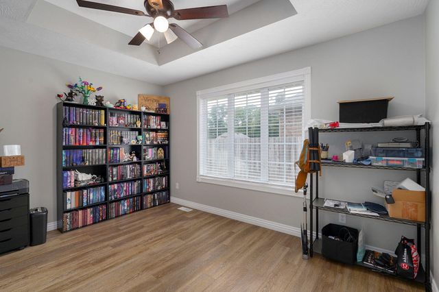 1812 W Village Lane, Springfield, MO 65807
