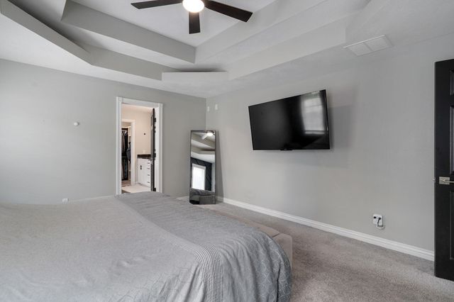 1812 W Village Lane, Springfield, MO 65807