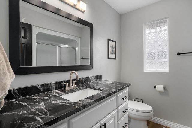 1812 W Village Lane, Springfield, MO 65807