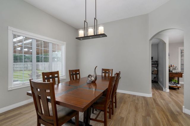 1812 W Village Lane, Springfield, MO 65807