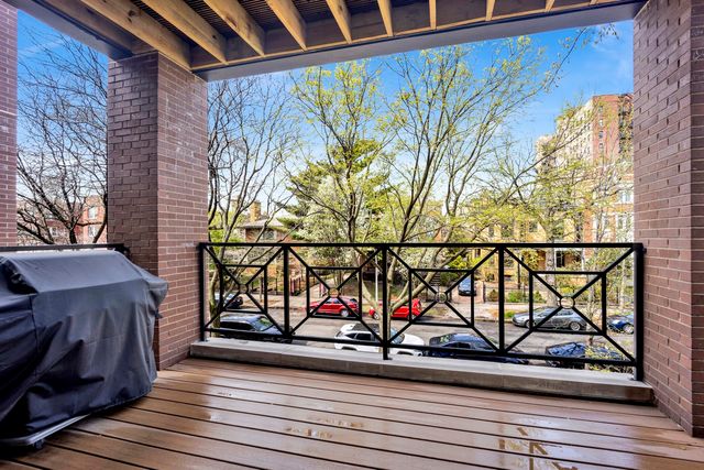 4543 N Malden Street 2N, Chicago, IL 60640